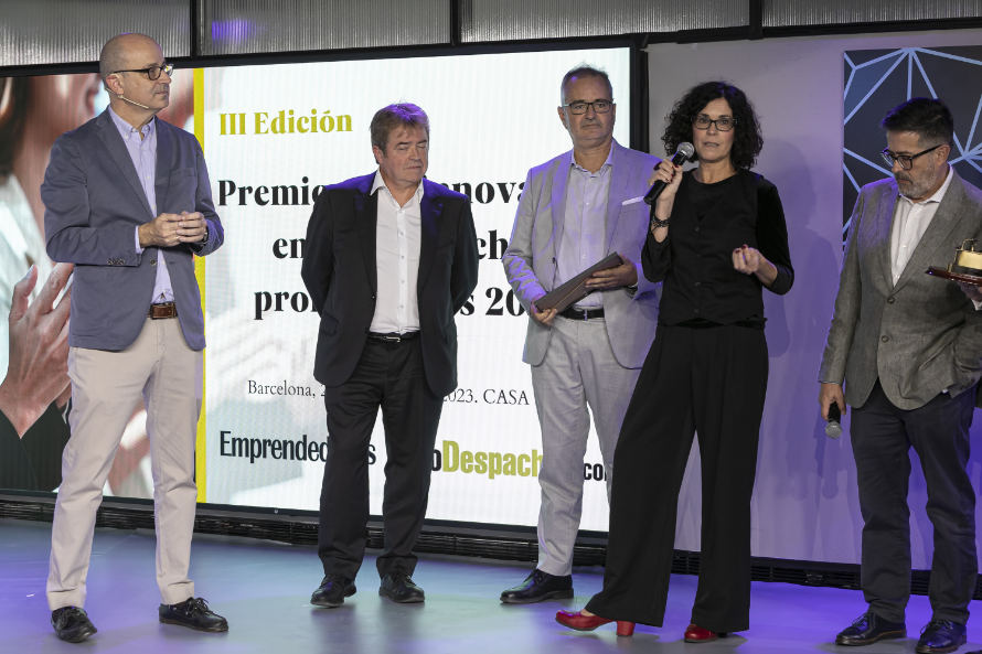 Entrega premio a Sellares Assessors