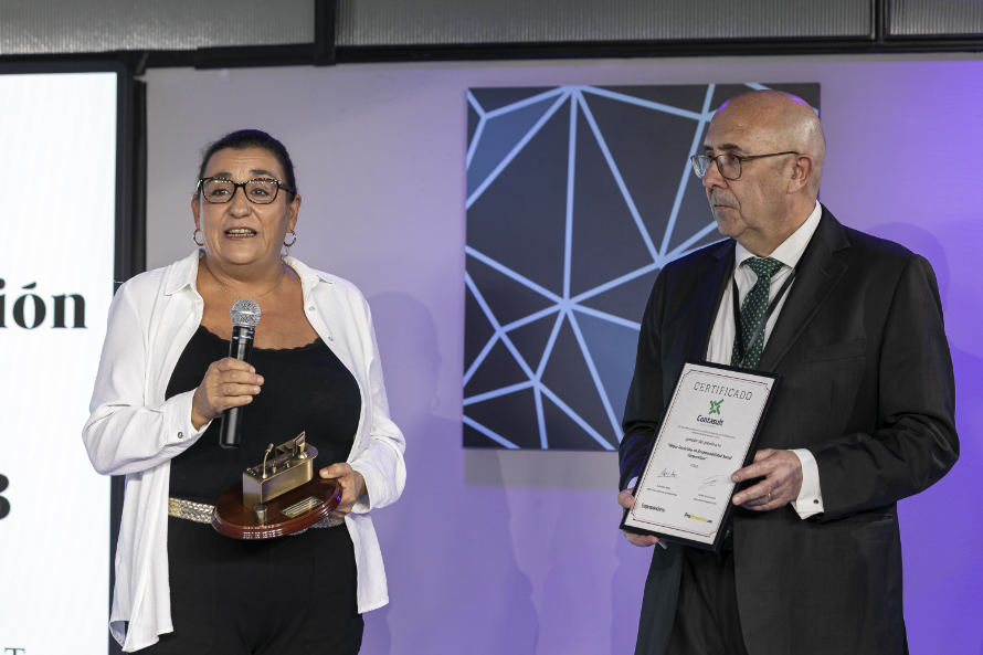 Entrega premio a Contasult